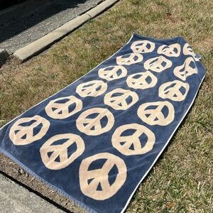 Peace towel by Lena Corwin: https://peacetowel.lenacorwin.com/